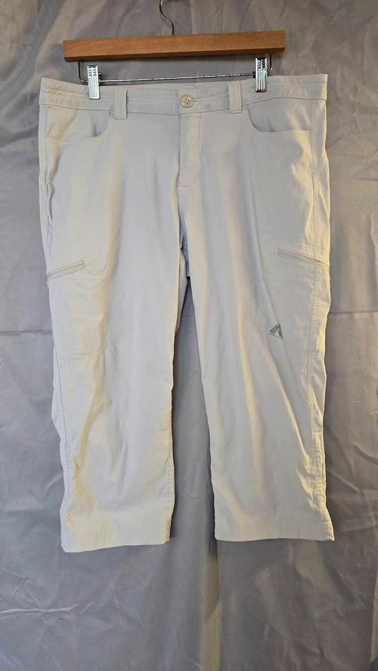 Eddie Bauer First Ascent Pants Womens 12 Beige Cargo Capri Nylon Stretch Hiking